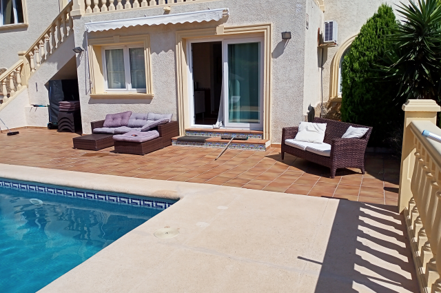 Villa with private tenniscourt and private pool