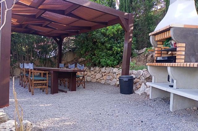 Villa with private tenniscourt and private pool